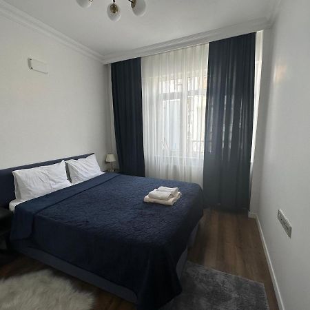 Center Of City In Besiktas 2 Plus 1 With 2 Bathroom And 3 Air Conditioner Истанбул Екстериор снимка