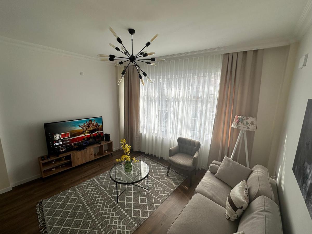 Center Of City In Besiktas 2 Plus 1 With 2 Bathroom And 3 Air Conditioner Истанбул Екстериор снимка
