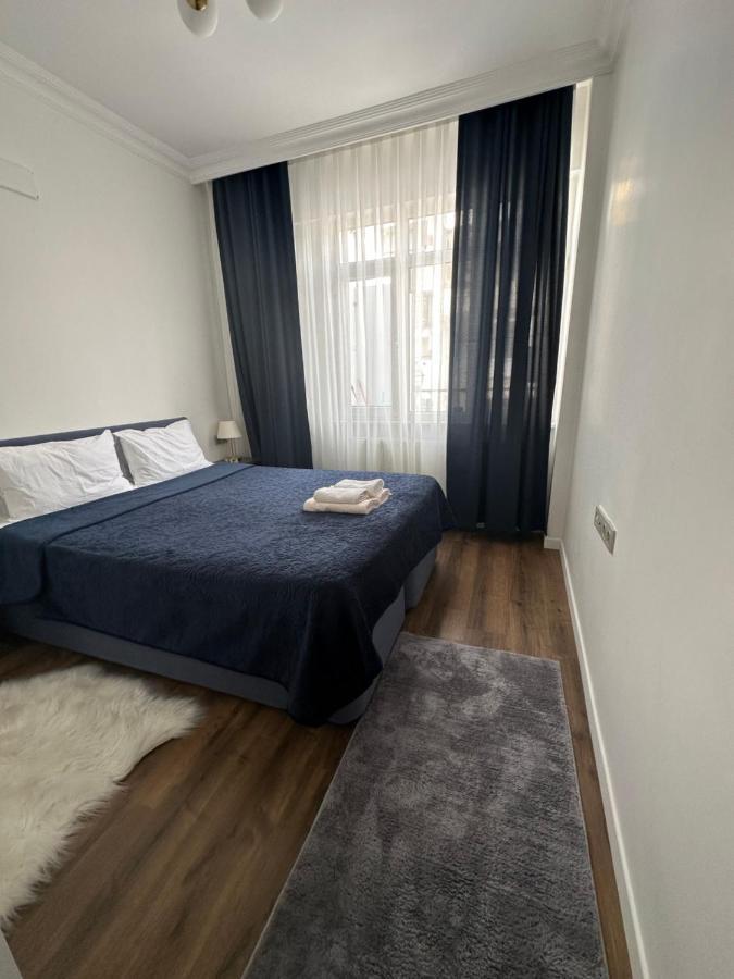 Center Of City In Besiktas 2 Plus 1 With 2 Bathroom And 3 Air Conditioner Истанбул Екстериор снимка
