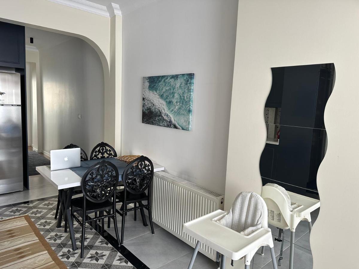 Center Of City In Besiktas 2 Plus 1 With 2 Bathroom And 3 Air Conditioner Истанбул Екстериор снимка